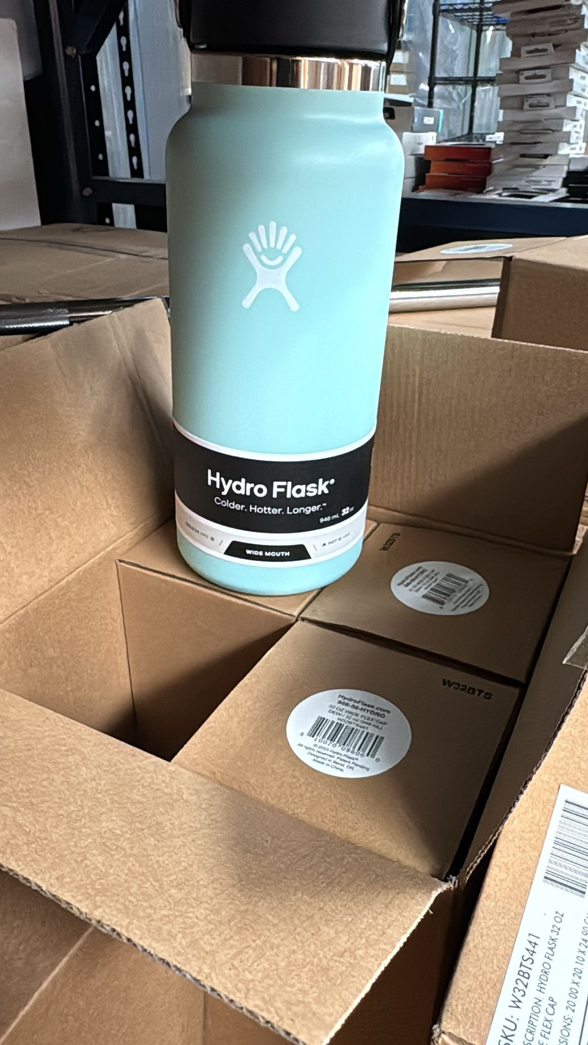 2_coastaldistributions.com Hydro Flask 32 oz Wide Mouth Water Bottle with Flex Cap – Dew - 810070086060 | BPA-Free, Double-Wall Insulated, Leakproof | Wholesale Bulk Deal - Image 3